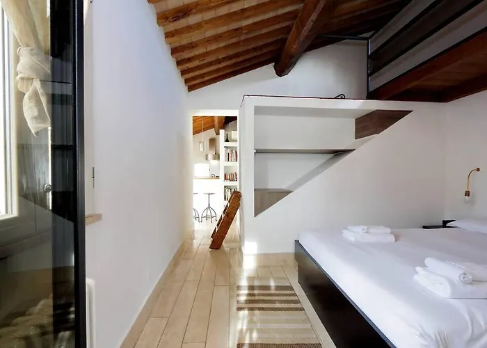 Apartment Pantheon Stylish Attic *