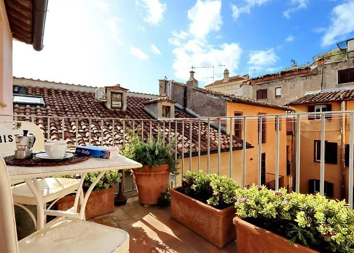 Apartment Pantheon Stylish Attic Rom